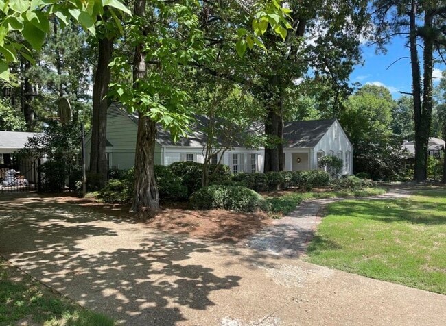 7670 McHenry Cir E in Germantown, TN - Building Photo - Building Photo