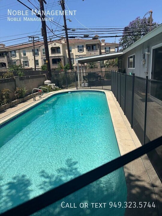 3310 E Maple Ave in Orange, CA - Building Photo
