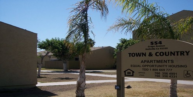 Town and Country Apartments in Holtville, CA - Foto de edificio