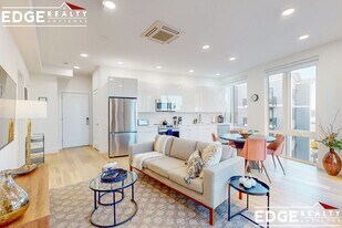 38 Hichborn St, Unit 306 in Boston, MA - Building Photo