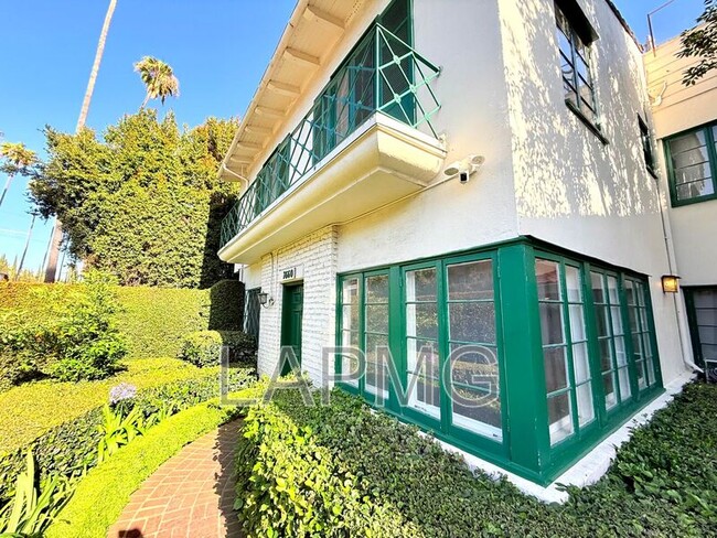 7660 Hollywood Blvd in Los Angeles, CA - Building Photo - Building Photo