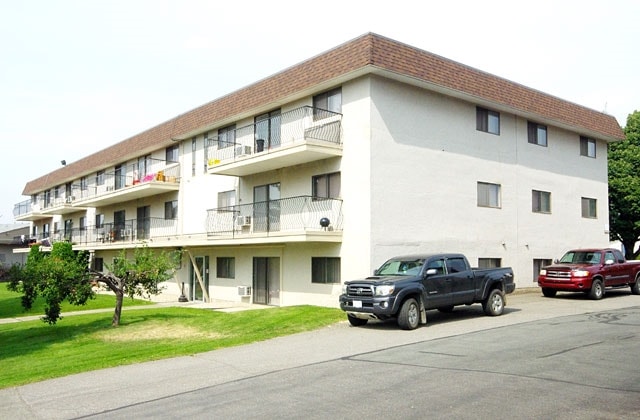 Arrowstone Manor in Kamloops, BC - Building Photo