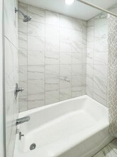 43 Lake St in Poughkeepsie, NY - Building Photo - Building Photo