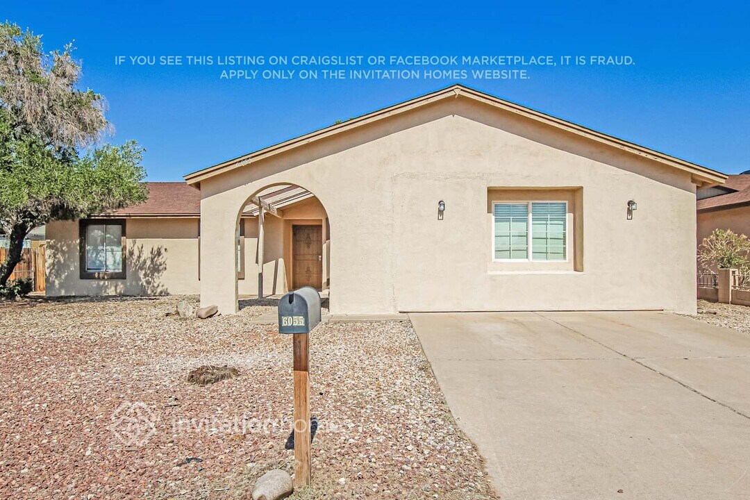 6055 S 42nd St in Phoenix, AZ - Building Photo