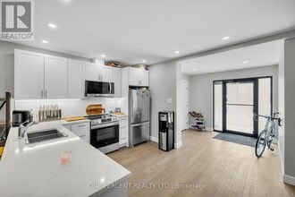 6610 Fourth Line Rd in Ottawa, ON - Building Photo - Building Photo