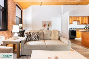 45 Willow St in Springfield, MA - Building Photo