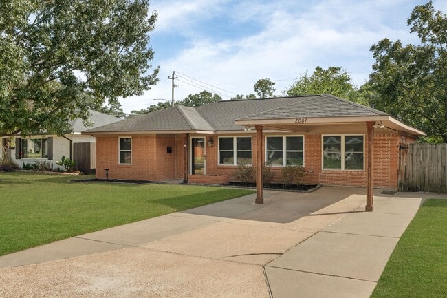 property at 2007 Wakefield Dr