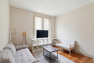 1466 Tremont St, Unit 2 in Boston, MA - Building Photo - Building Photo
