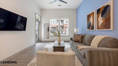 3706 Goodwin Ave in Austin, TX - Foto de edificio - Building Photo