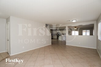 2374 E Meadow Chase Dr in Queen Creek, AZ - Building Photo - Building Photo