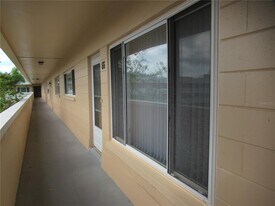 2286 Norwegian Dr in Clearwater, FL - Building Photo