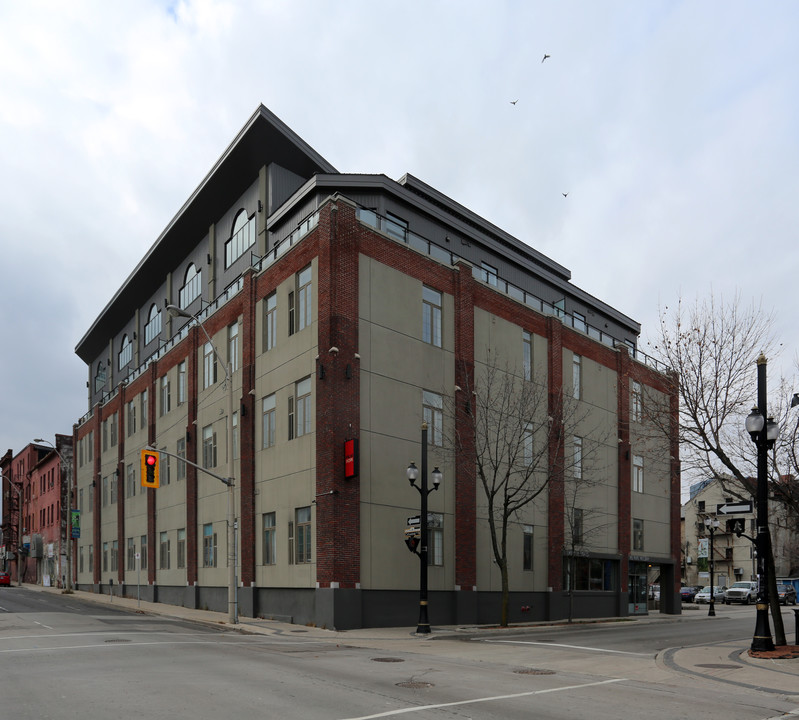 80 King William St in Hamilton, ON - Building Photo