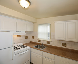 Maple Crest Apartments at East Rockaway in East Rockaway, NY - Building Photo - Interior Photo