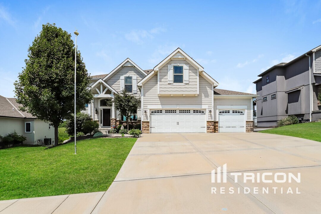 17830 NW 130th Pl in Platte City, MO - Foto de edificio