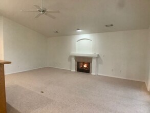 702 Summerwood Dr in Medford, OR - Building Photo - Building Photo