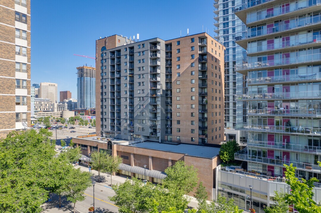 East Village Place in Calgary, AB - Building Photo