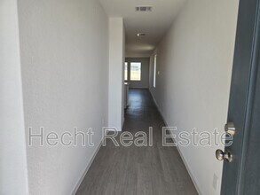 1518 Tiptop Mdw in New Braunfels, TX - Building Photo - Building Photo