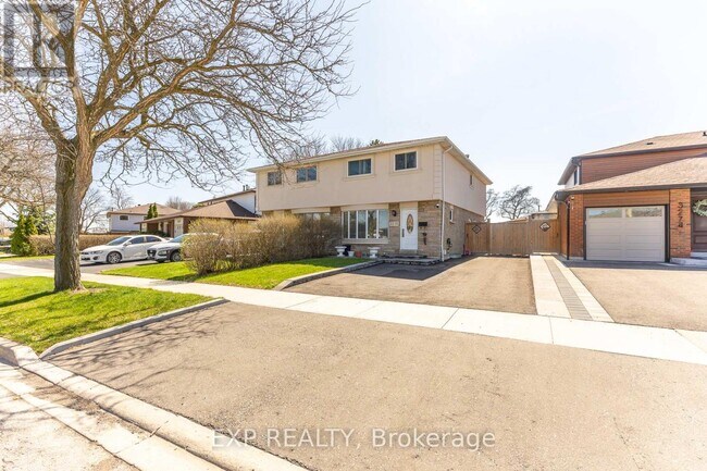 3270 Klaiman Dr in Mississauga, ON - Building Photo - Building Photo