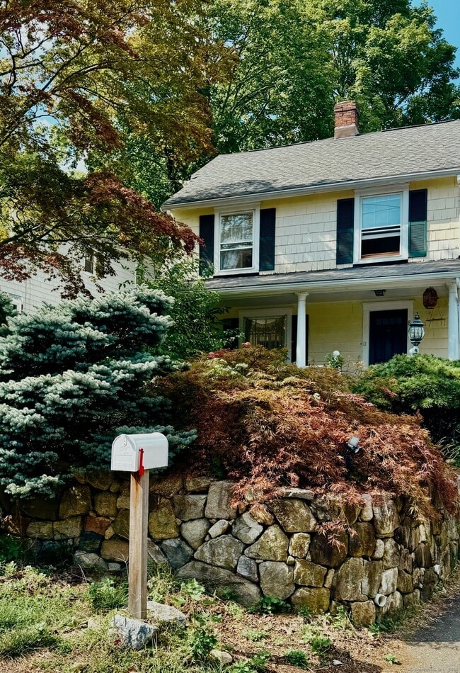 89 Richmond Hill Rd in New Canaan, CT - Building Photo - Building Photo