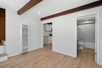 24 3rd Ct in Hermosa Beach, CA - Building Photo - Building Photo