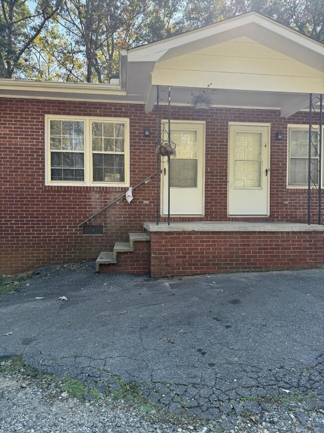 property at 144 Nottingham Dr