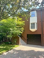 1 Red Maple Ct in Toronto, ON - Building Photo