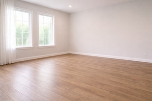 8719 Yorktown Ave in Los Angeles, CA - Building Photo