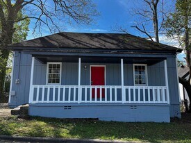 328 N 13th St in Griffin, GA - Building Photo