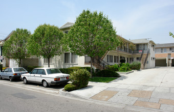 183 W Elmwood Ave in Burbank, CA - Foto de edificio - Building Photo