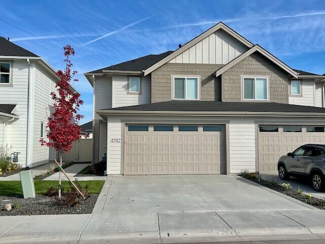 4742 W Riva Capri St in Meridian, ID - Building Photo