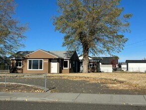1603 E Parkview Blvd in Pasco, WA - Building Photo - Building Photo