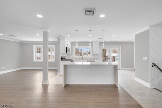 475 Cedar Ln in Paramus, NJ - Building Photo - Building Photo