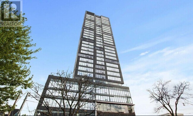 203 College St in Toronto, ON - Building Photo - Building Photo