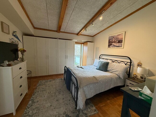 property at 20 Broadlawn Dr