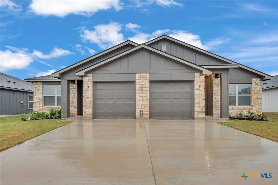 909 Wax Myrtle Ct in Killeen, TX - Building Photo