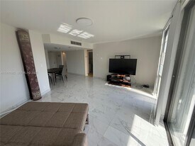 3475 N Country Club Dr in Miami, FL - Building Photo