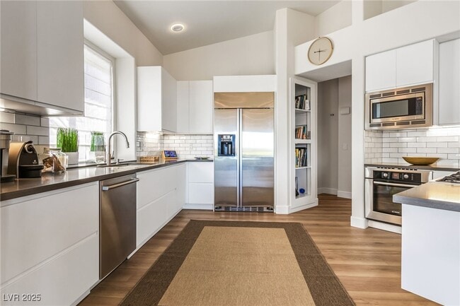 property at 404 Summer Mesa Dr