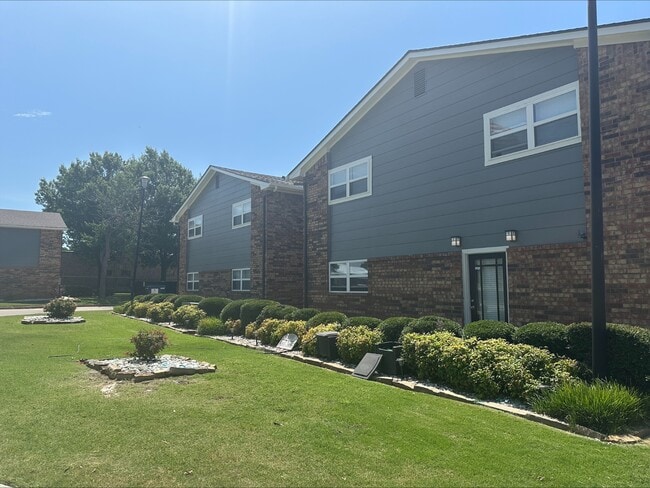 Winds of Oak Forest in Duncan, OK - Building Photo - Building Photo