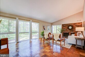 8428 Magruder Mill Ct in Bethesda, MD - Building Photo - Building Photo