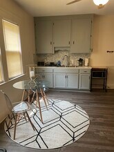4028 E 53rd St, Unit Apt 3 in Newburgh Heights, OH - Building Photo - Building Photo
