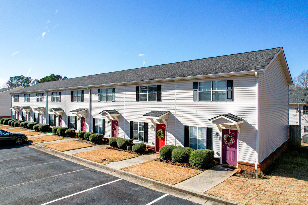 Westshire Townhomes in Temple, GA - Building Photo