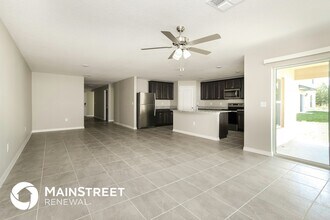 123 Violet Ct, Unit 3210 in Poinciana, FL - Building Photo - Building Photo