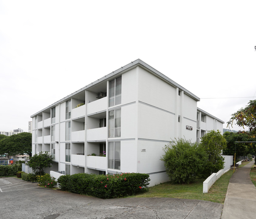 Parkside Apartments in Honolulu, HI - Building Photo