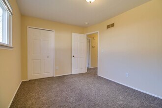 14923 Westpoint Dr in Sterling Heights, MI - Building Photo - Building Photo