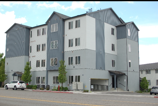 Stadium Crossing in Logan, UT - Building Photo