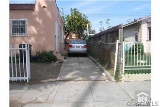 2531 Hillcrest Dr in Los Angeles, CA - Building Photo - Building Photo