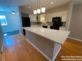 1400 Lagrange St in Boston, MA - Building Photo