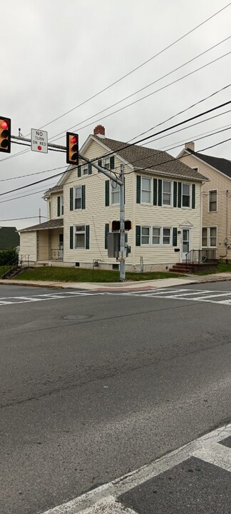 800 Race St in Catasauqua, PA - Building Photo