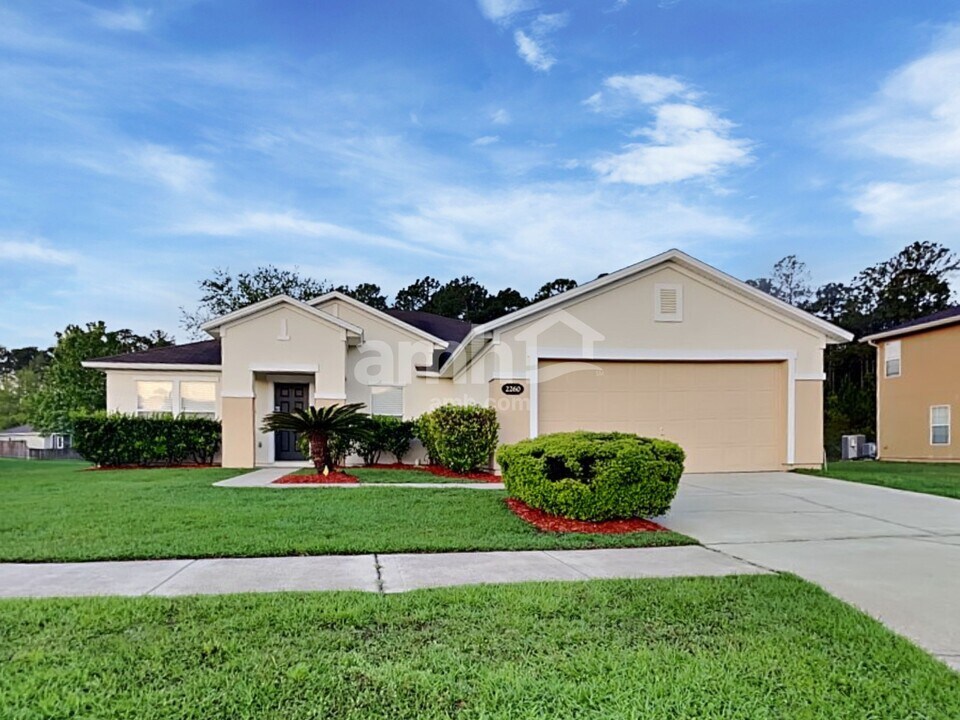 2260 Brian Lakes Dr E in Jacksonville, FL - Building Photo