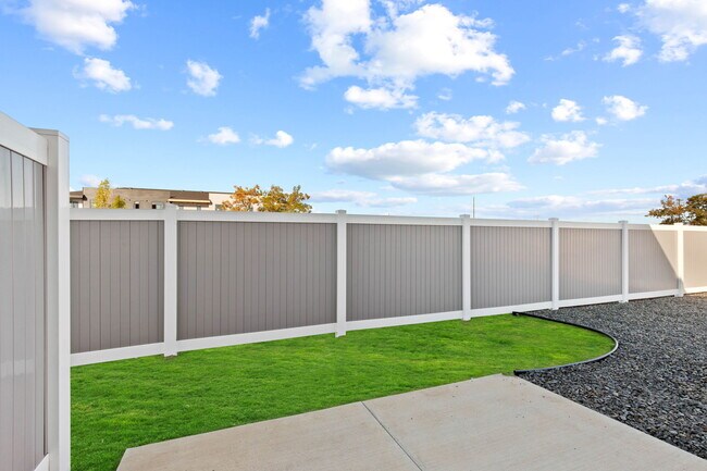 212 S Woodlawn Rd in Spokane, WA - Building Photo - Building Photo